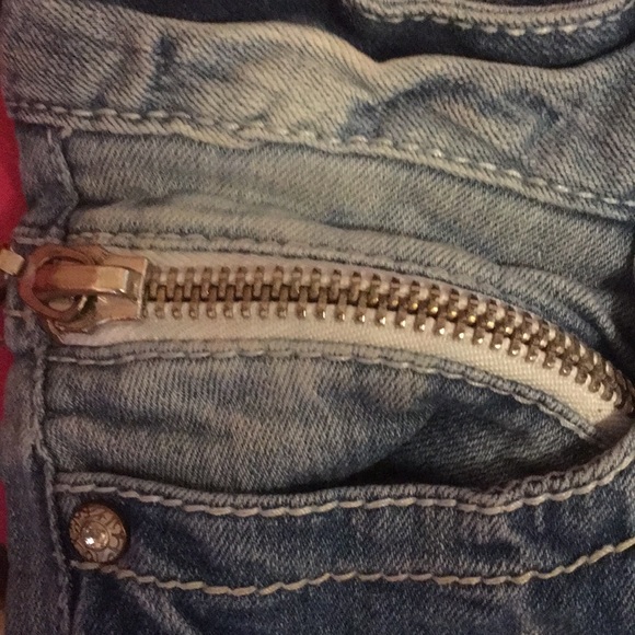 Distressed Shorts - Picture 4 of 6